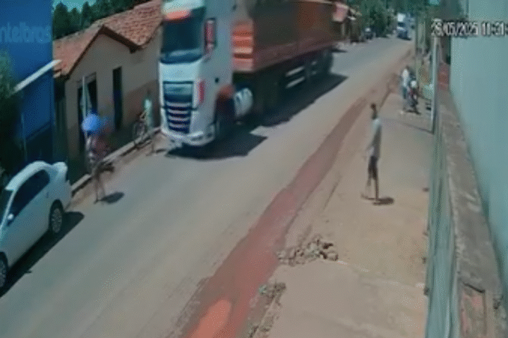 Mulher morre e bebê fica ferido em acidente na Rua Consórcio, Axixá