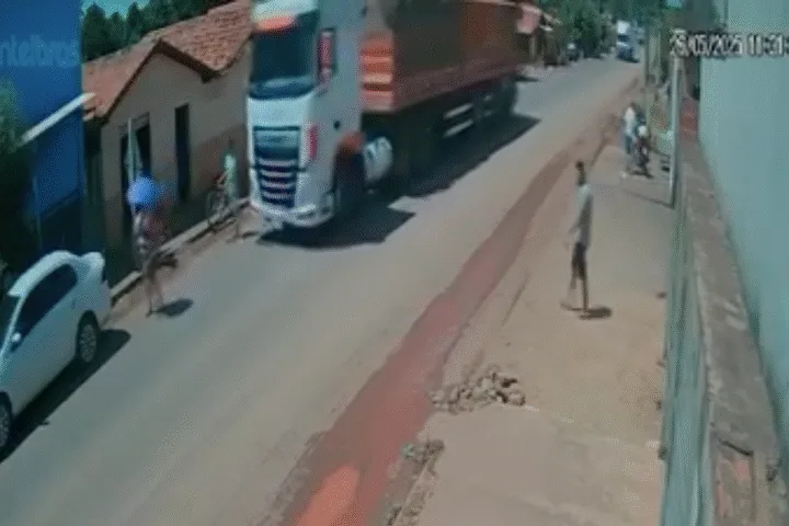 Mulher morre e bebê fica ferido em acidente na Rua Consórcio, Axixá