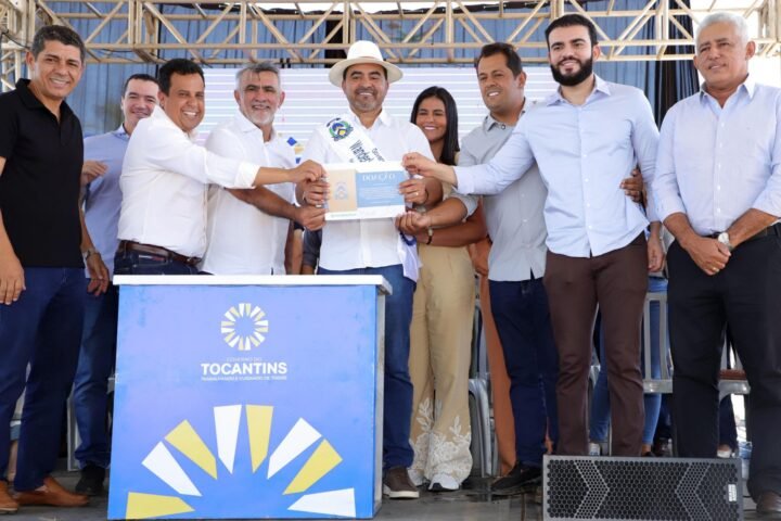 Entrega de reforma de escola em palmeirópolis foto márcio vieira govto