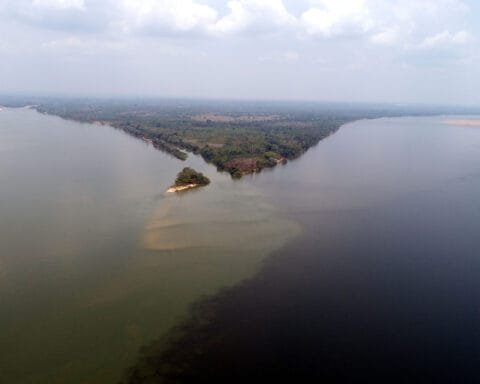 Encontro dos Rios Araguaia e Tocantins em Esperantina
