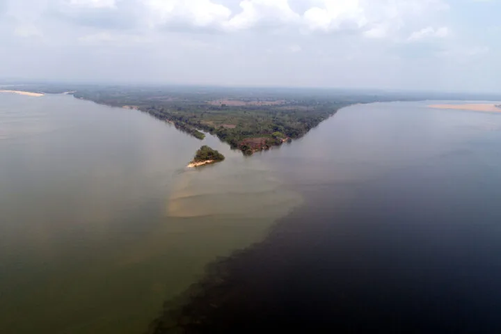 Encontro dos Rios Araguaia e Tocantins em Esperantina