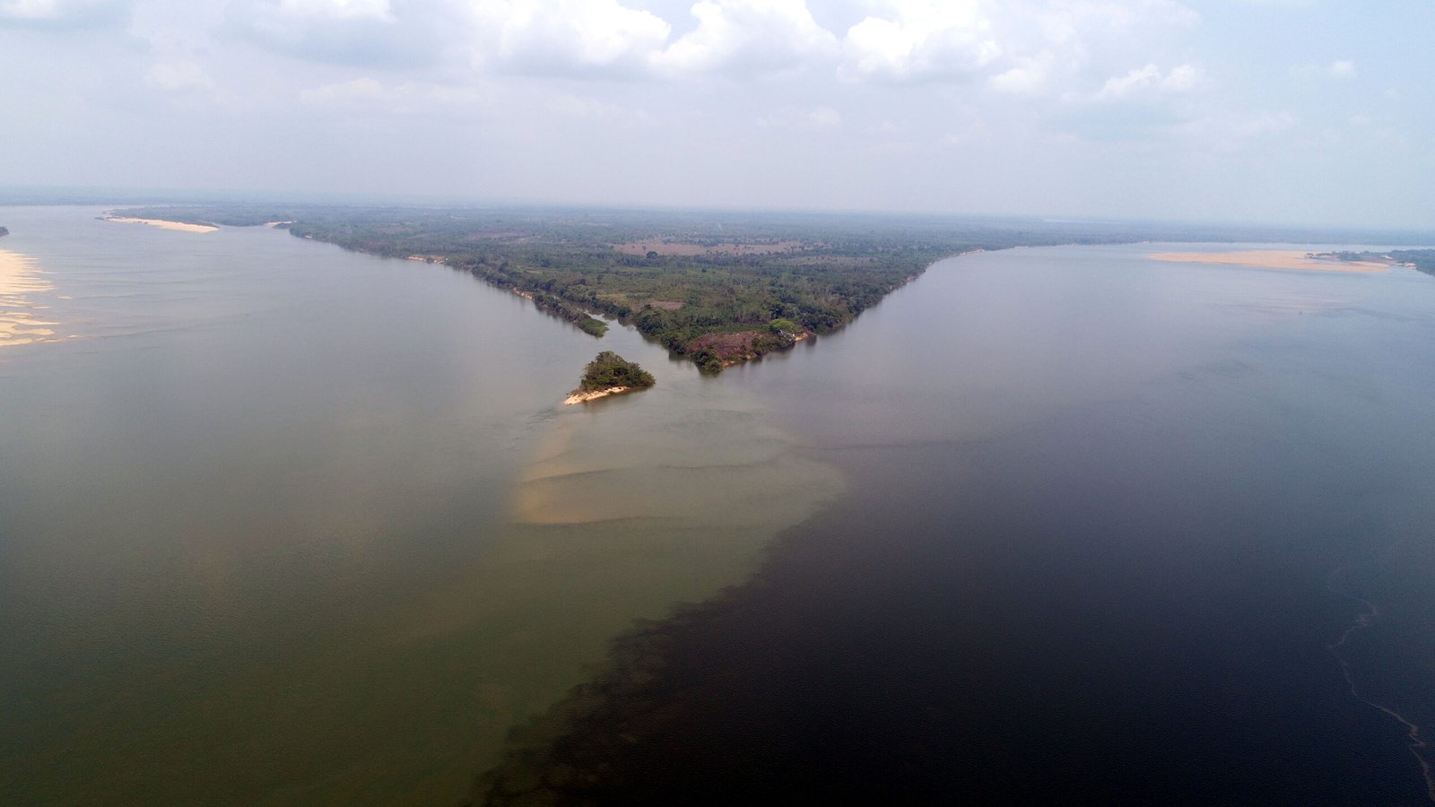 Encontro dos Rios Araguaia e Tocantins em Esperantina