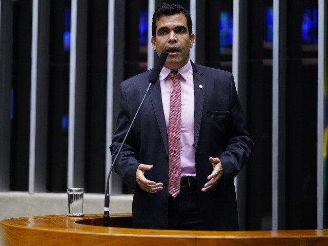 Ricardo Ayres