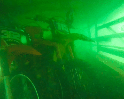 Barco com motos afunda no Rio Tocantins