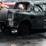 Veículo pega fogo e fica totalmente destruído em avenida de Araguatins Capa site 4.png