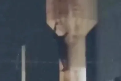 Homem sobe em caixa d’água na feira coberta de Augustinópolis