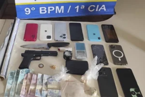 PM encerra ponto de drogas e apreende entorpecentes com menor em residência no centro de Araguatins