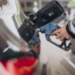 Tensão no Oriente Médio pressiona petróleo e já impacta preço do diesel