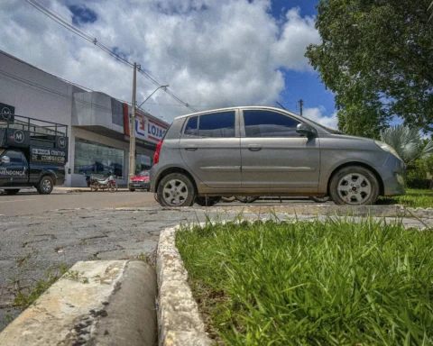 Estacionamento AV. Antônio do Bar