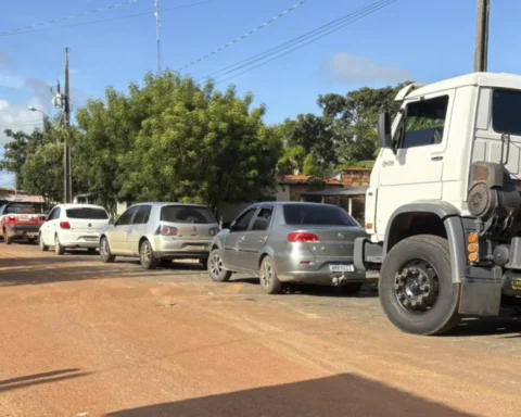 Interdição de ponte força desvio e dobra operação de balsas em Esperantina