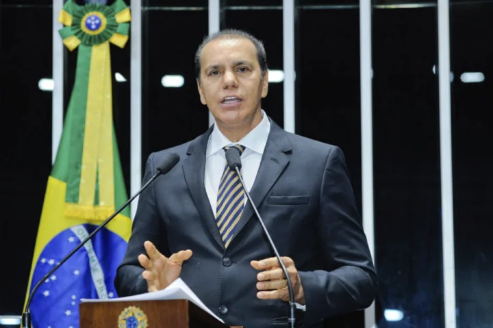 Ex Senador Ataídes Oliveira