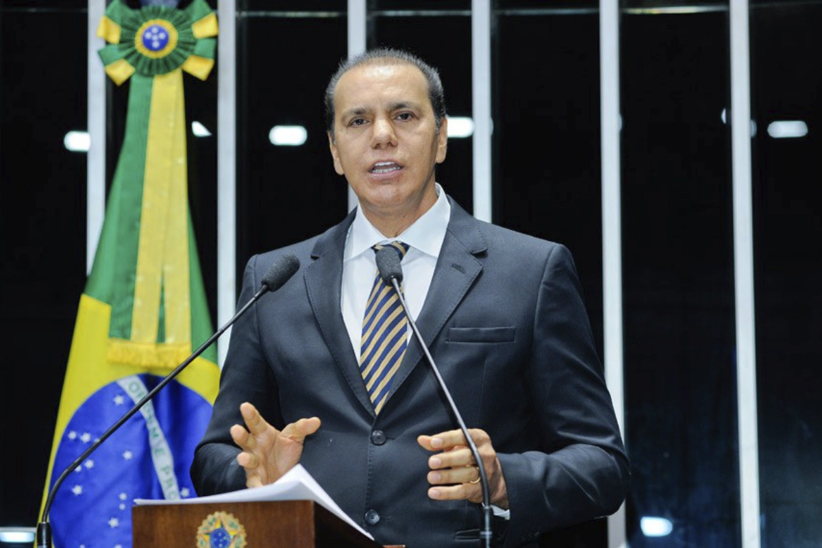 Ex Senador Ataídes Oliveira