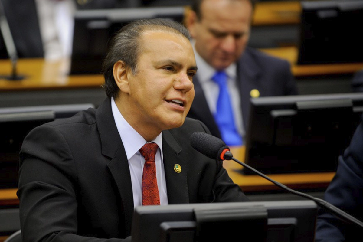 Candidato ao governo do Tocantins Ataídes Oliveira