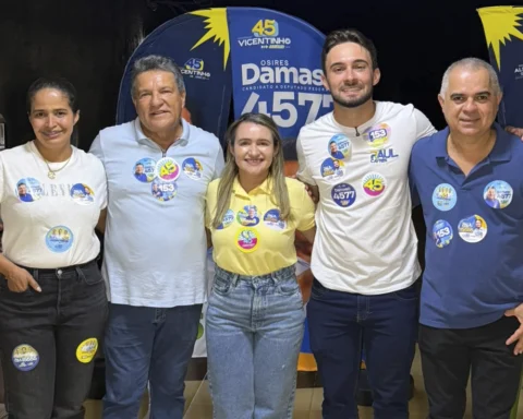 Raul Cayres em visitas pelo Bico